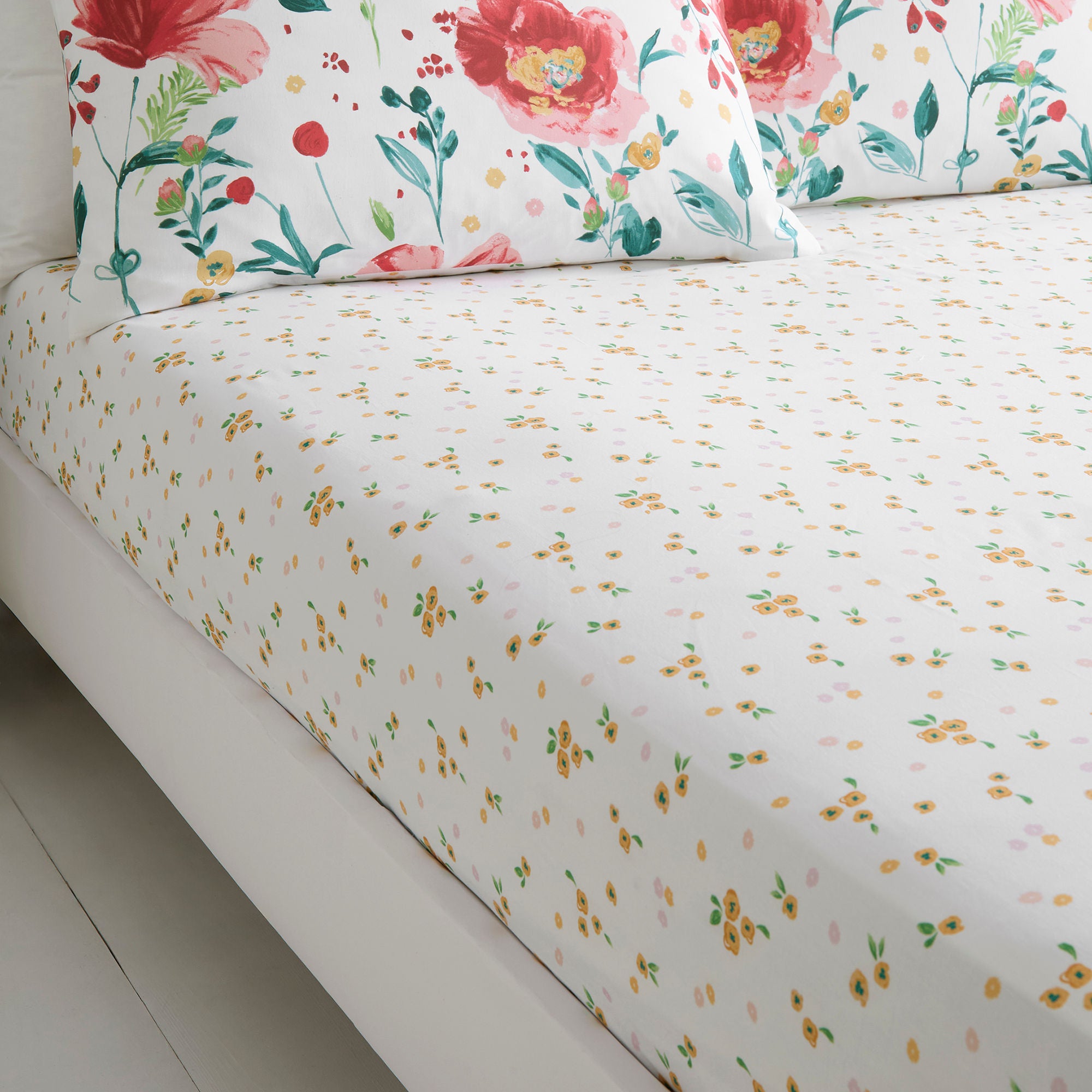 Abstract Poppy 28cm Fitted Bed Sheet in White - 28cm Fitted Bed Sheet - Dreams & Drapes
