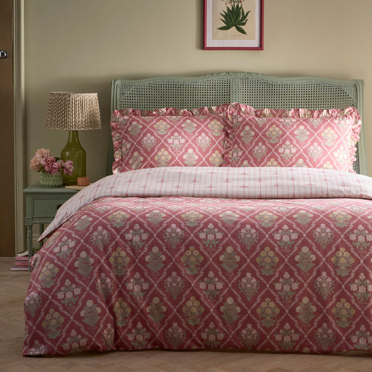 Aurelia Duvet Cover Set in Pink