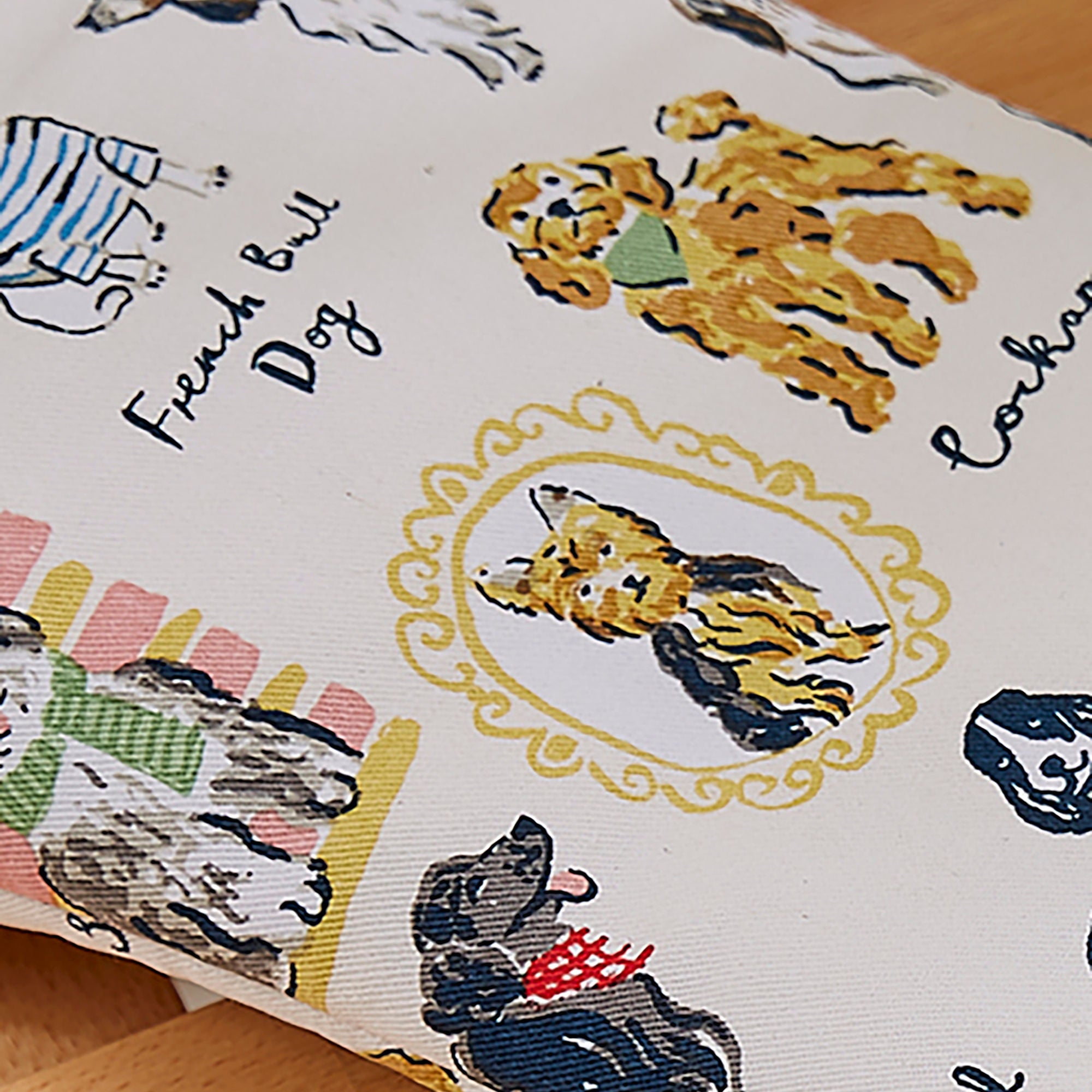 Ulster Weavers Best In Show Gauntlet Oven Glove One Size in Multi - Gauntlet Oven Glove - Ulster Weavers