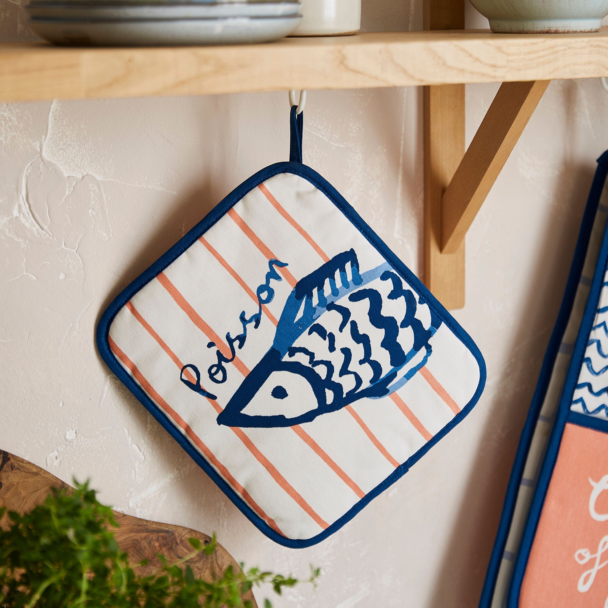 Ulster Weavers Catch of the Day Pot Mitt One Size in Multi - Pot Mitt - Ulster Weavers