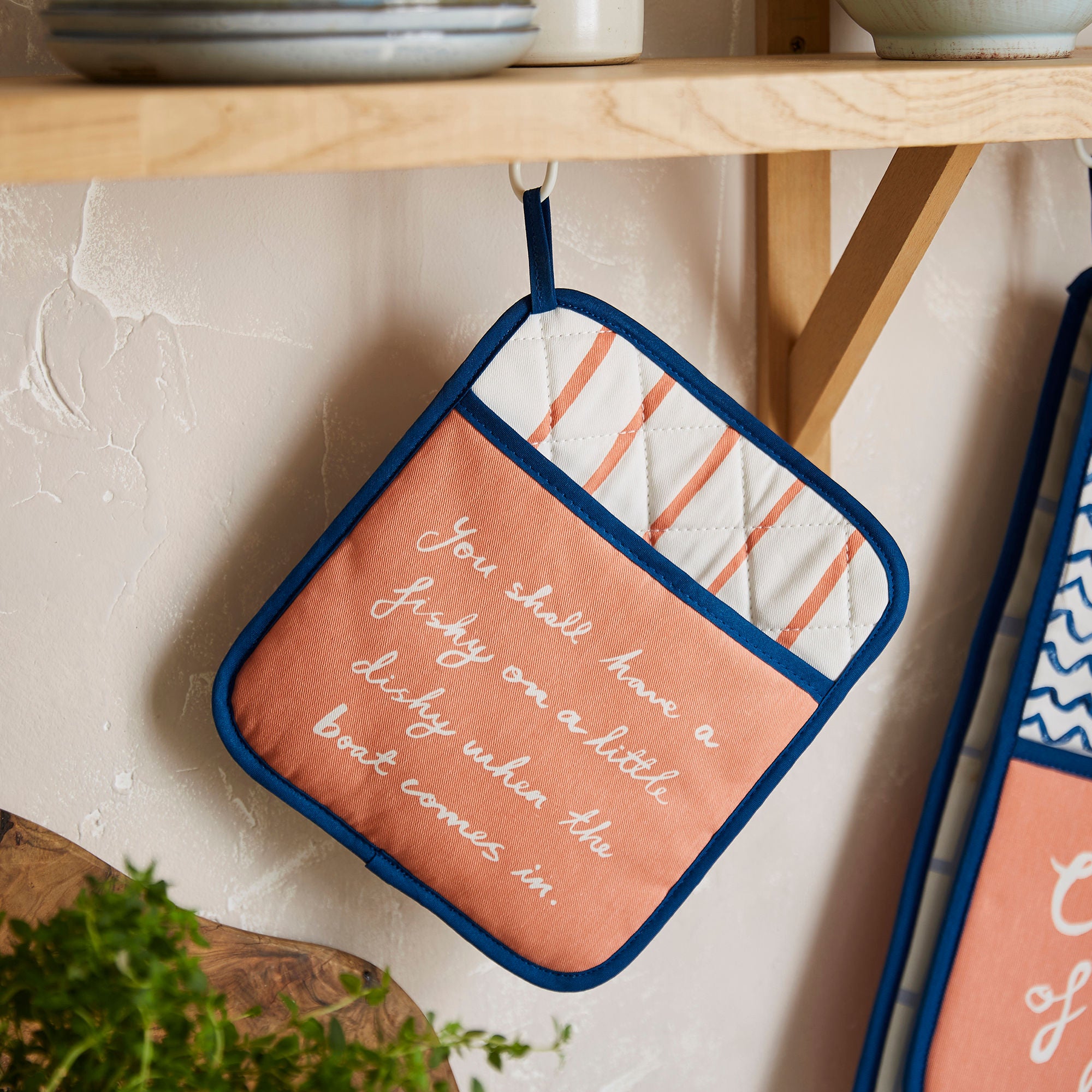 Ulster Weavers Catch of the Day Pot Mitt One Size in Multi - Pot Mitt - Ulster Weavers