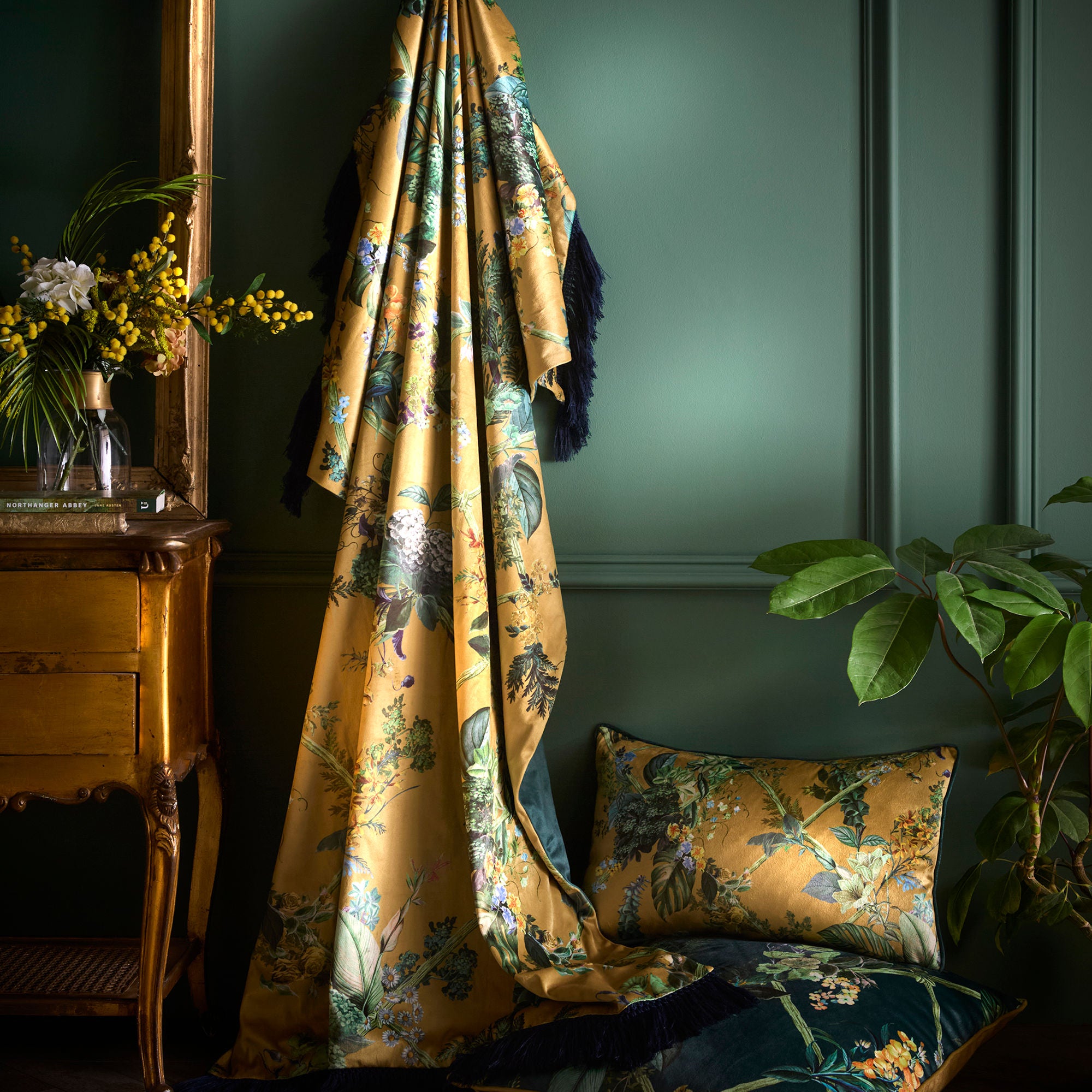 Cotswold Fantasia Throw in Gold 130 x 180cm - Throw - Laurence Llewelyn-Bowen