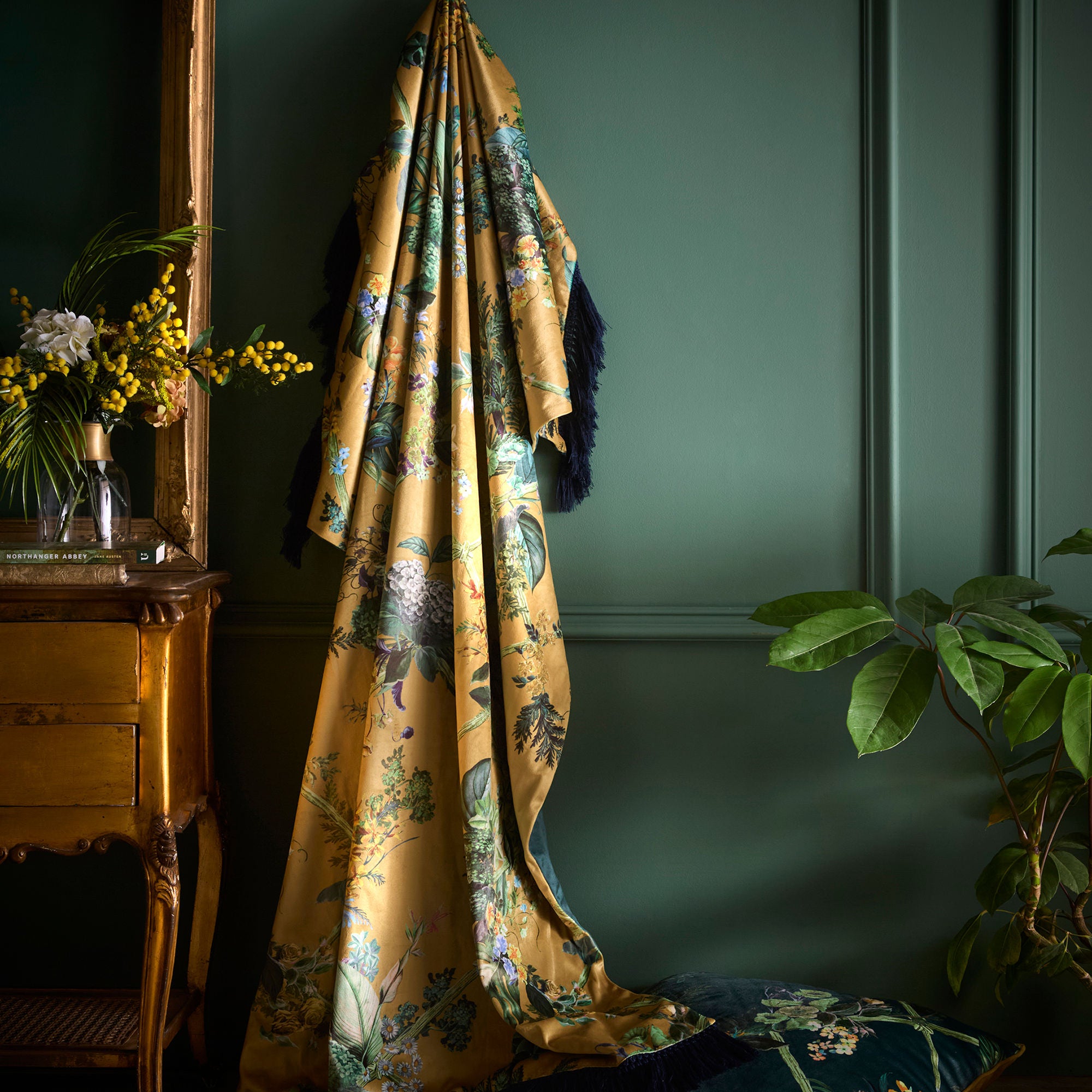 Cotswold Fantasia Throw in Gold 130 x 180cm - Throw - Laurence Llewelyn-Bowen