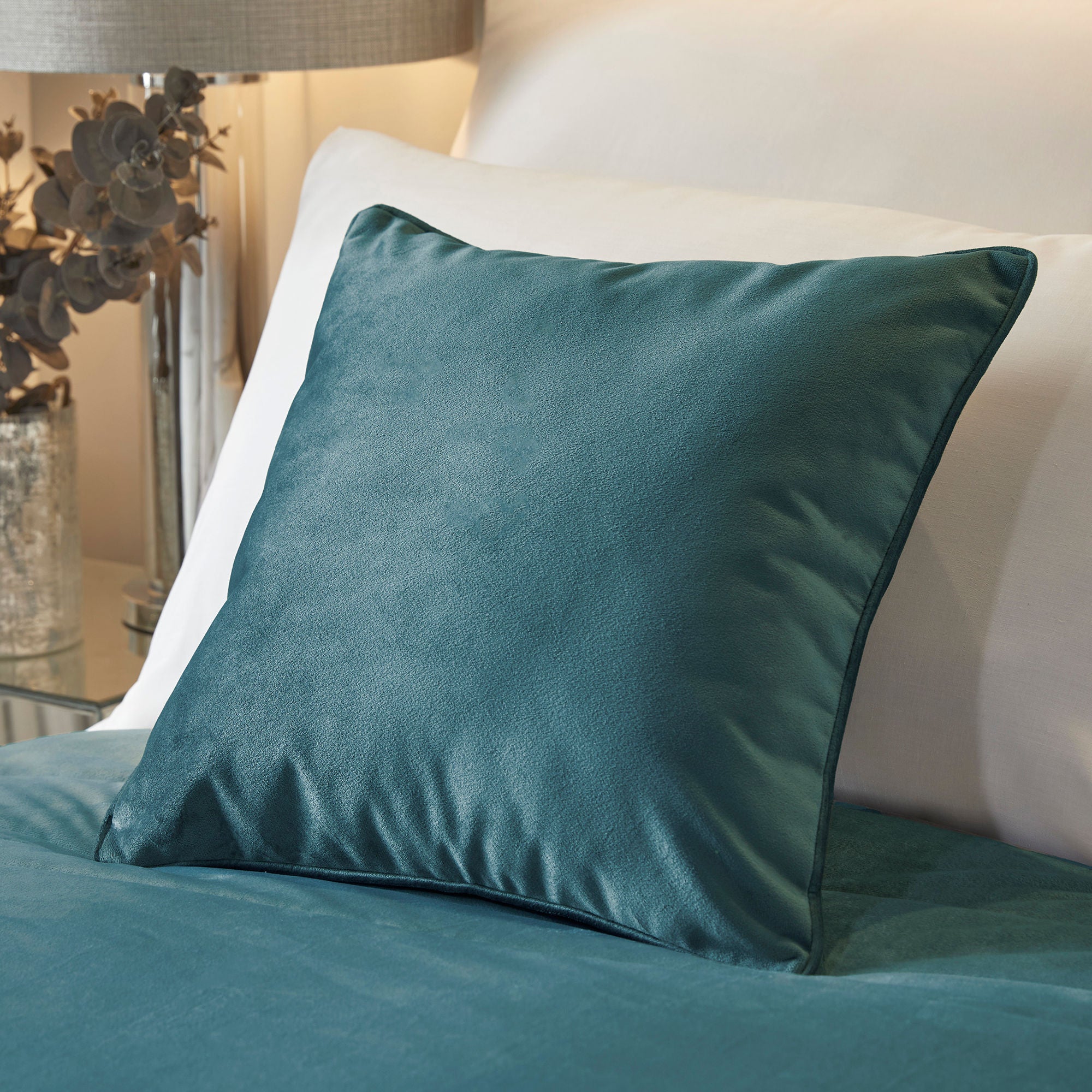 Chic Bedspread by Laurence Llewelyn-Bowen in Teal 150 x 220cm - Bedspread - Laurence Llewelyn-Bowen