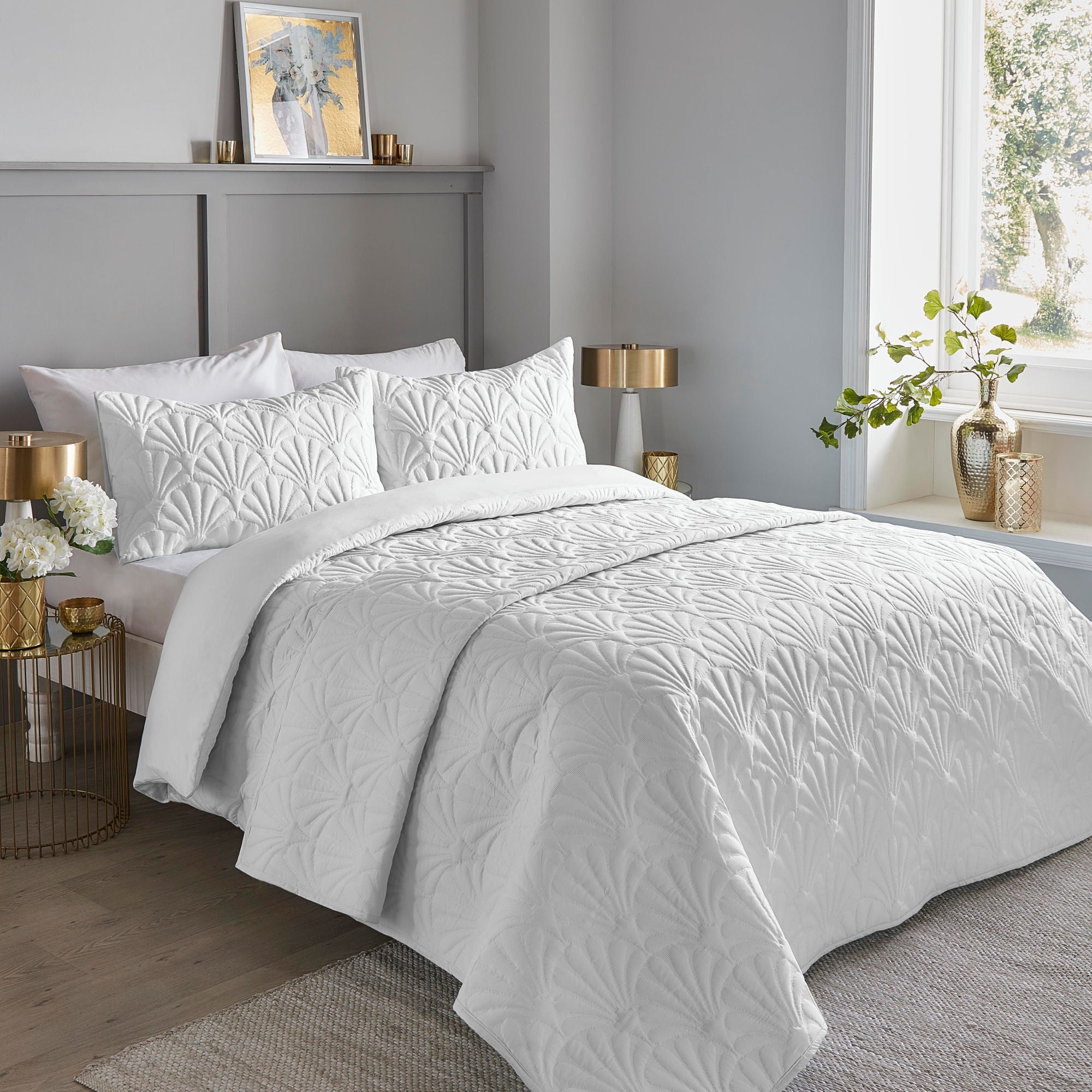 Cavali Duvet Cover Set by Serene in White - Duvet Cover Set - Serene