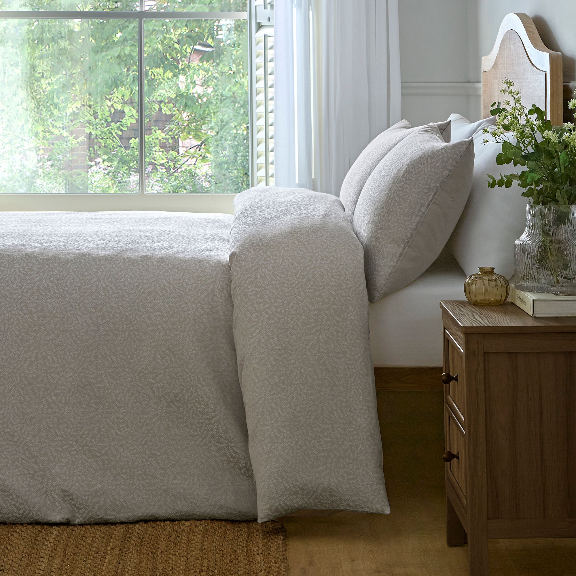 Ditsy Leaf Jacquard Duvet Cover Set in Natural - Duvet Cover Set - D & D Woven
