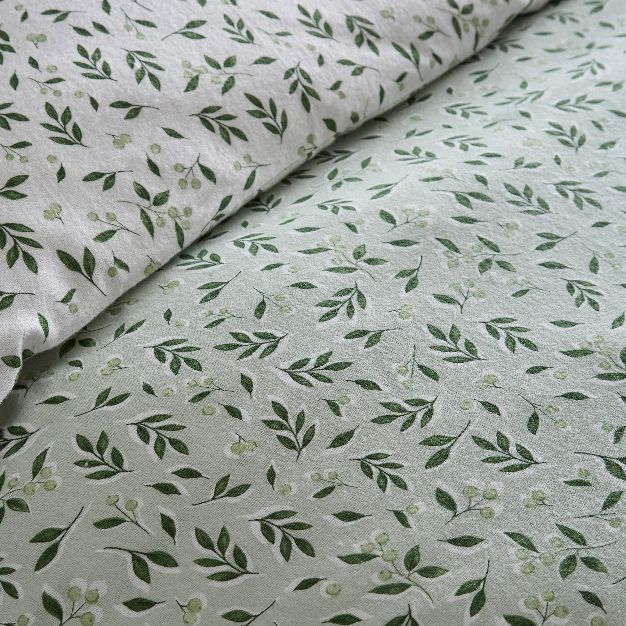Falling Leaf Duvet Cover Set in Green - Duvet Cover Set - D & D Lodge