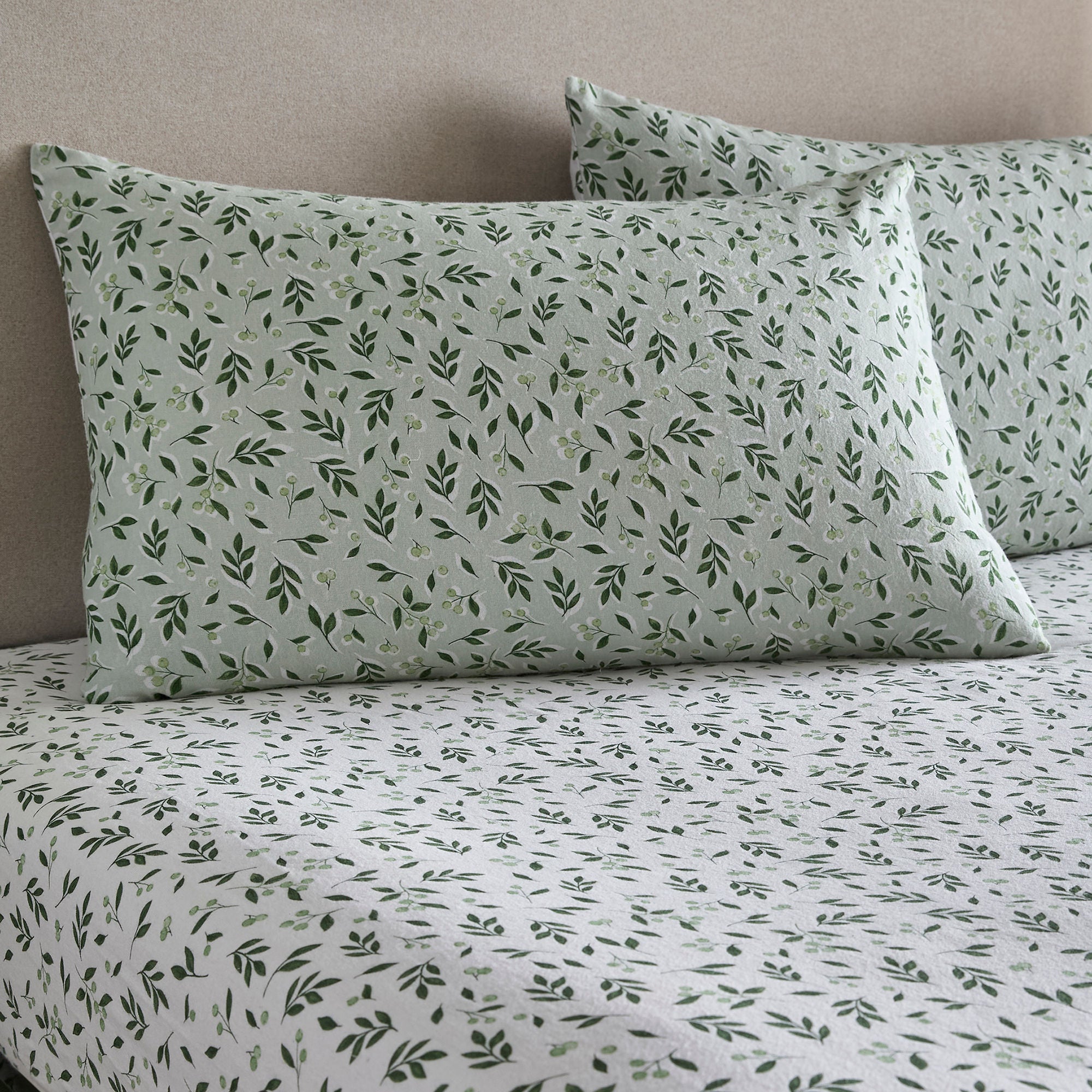 Falling Leaf 28cm Fitted Bed Sheet in White - 28cm Fitted Bed Sheet - D & D Lodge
