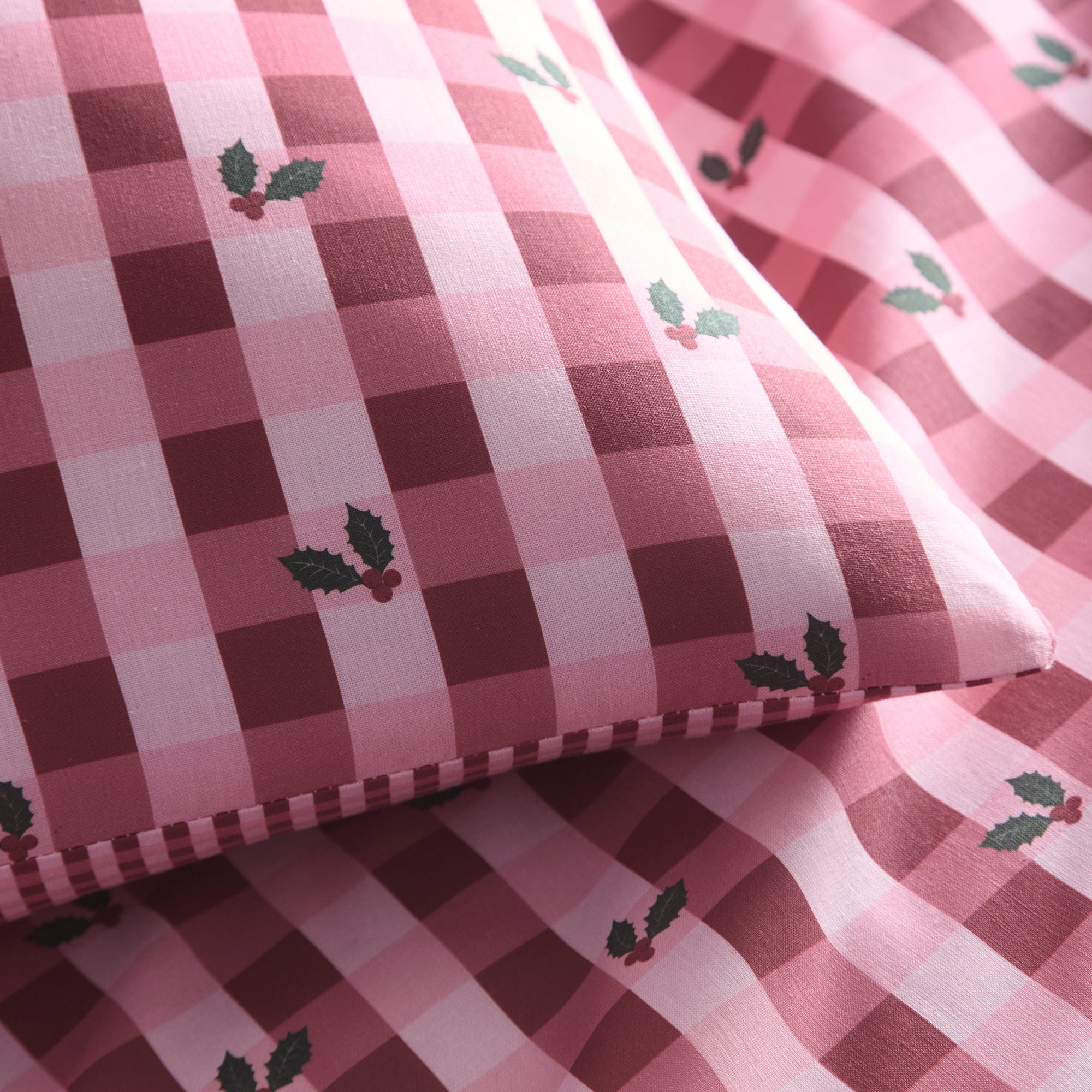 Holly Gingham Christmas Duvet Cover Set in Red - Duvet Cover Set - Fusion