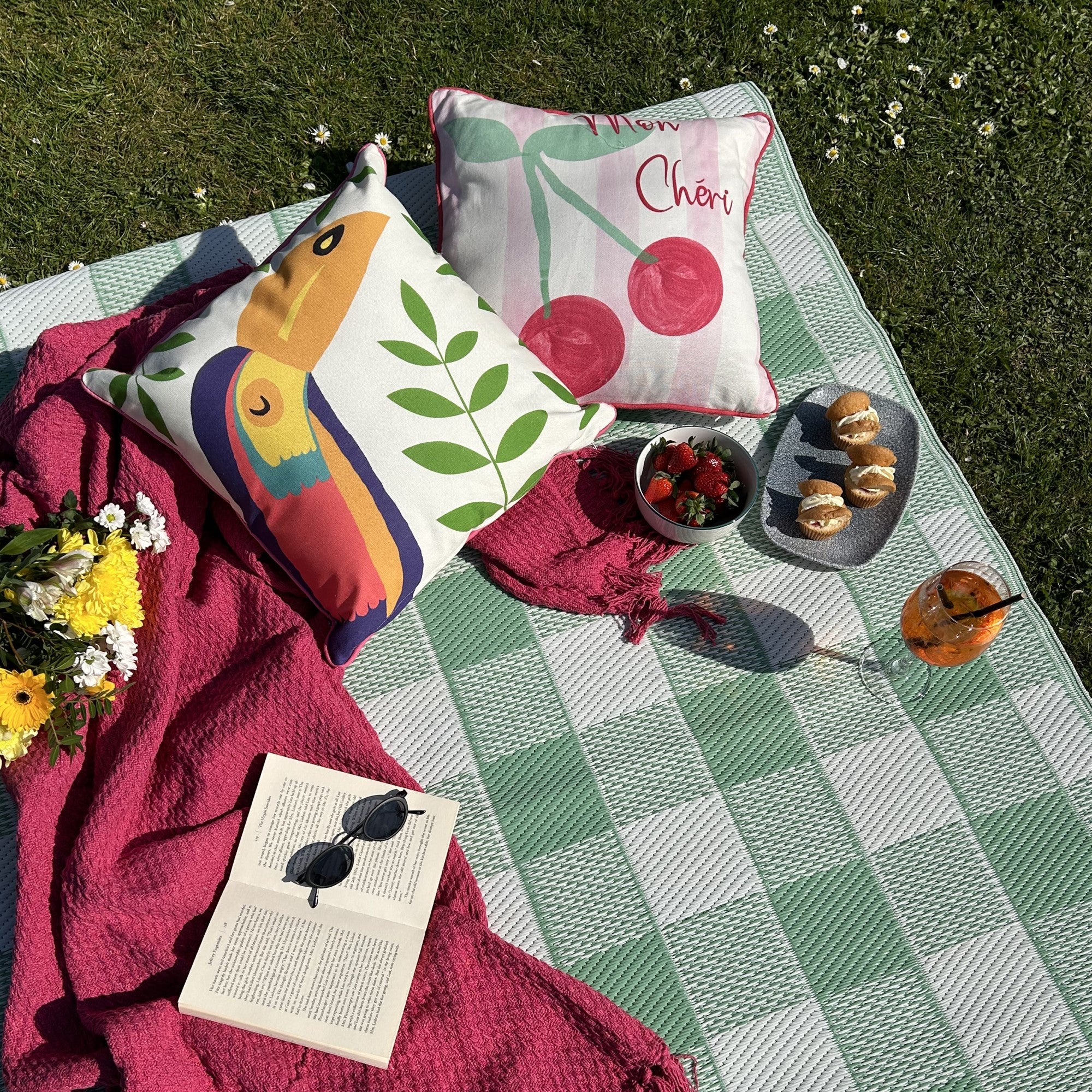 Gingham Outdoor Rug in Green 120 x 170cm - Outdoor Rug - Dreams & Drapes