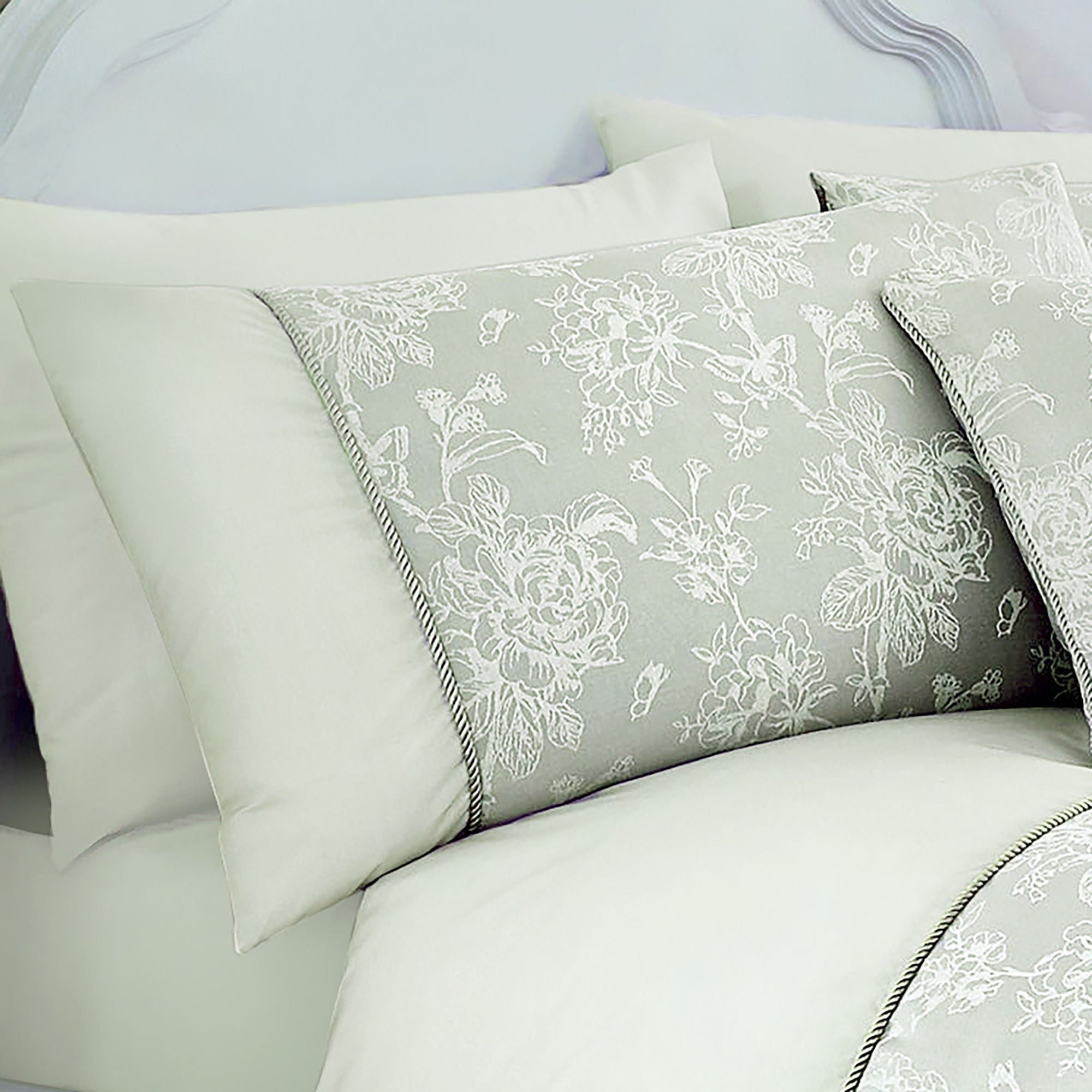 Jasmine Duvet Cover Set in Green - Duvet Cover Set - Dreams & Drapes