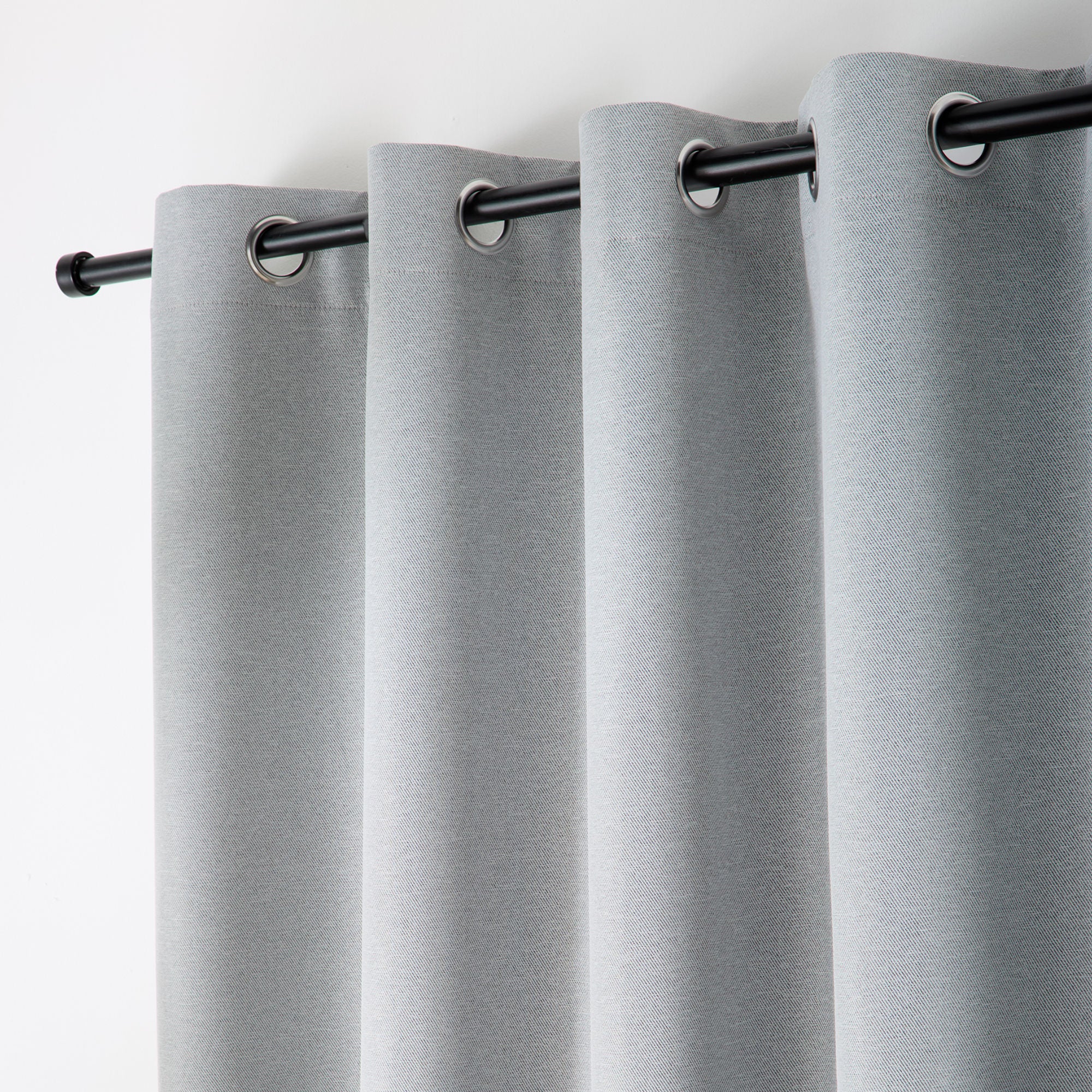 Plain Twill Pair of Eyelet Curtains in Silver