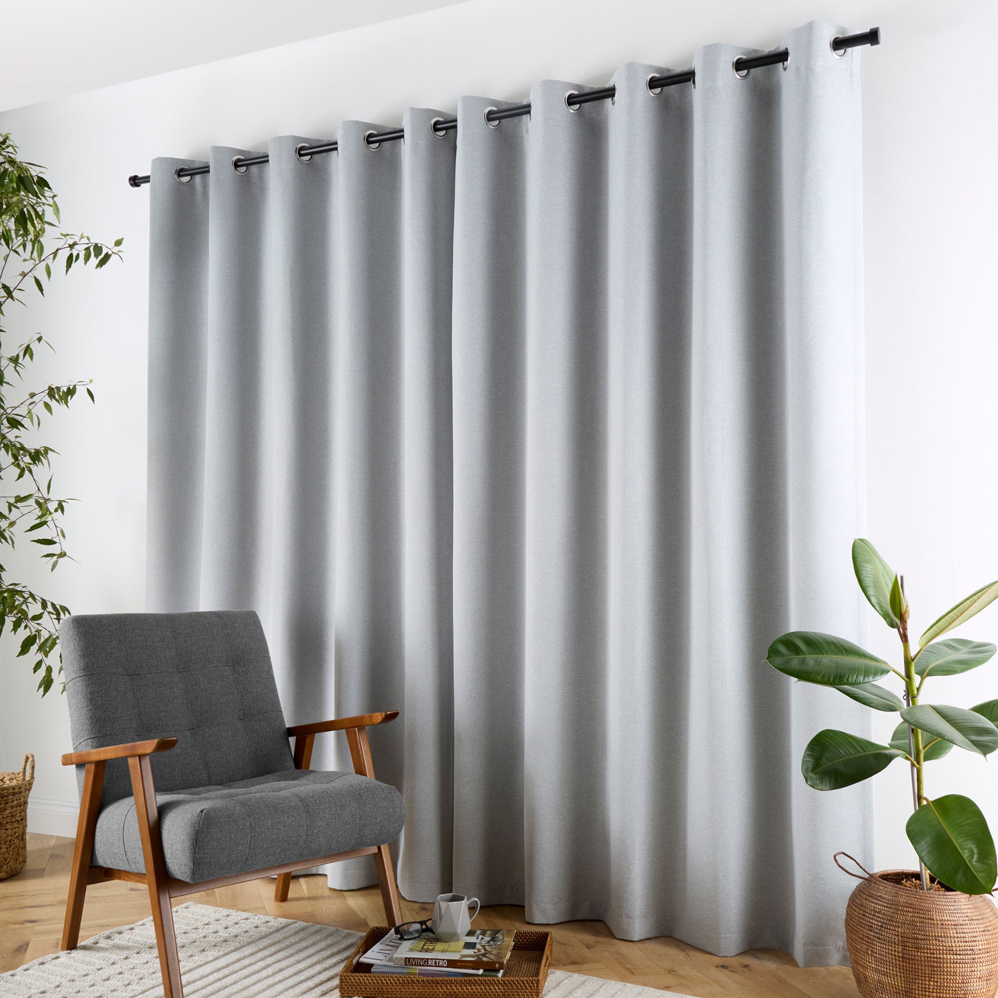 Plain Twill Pair of Eyelet Curtains in Silver