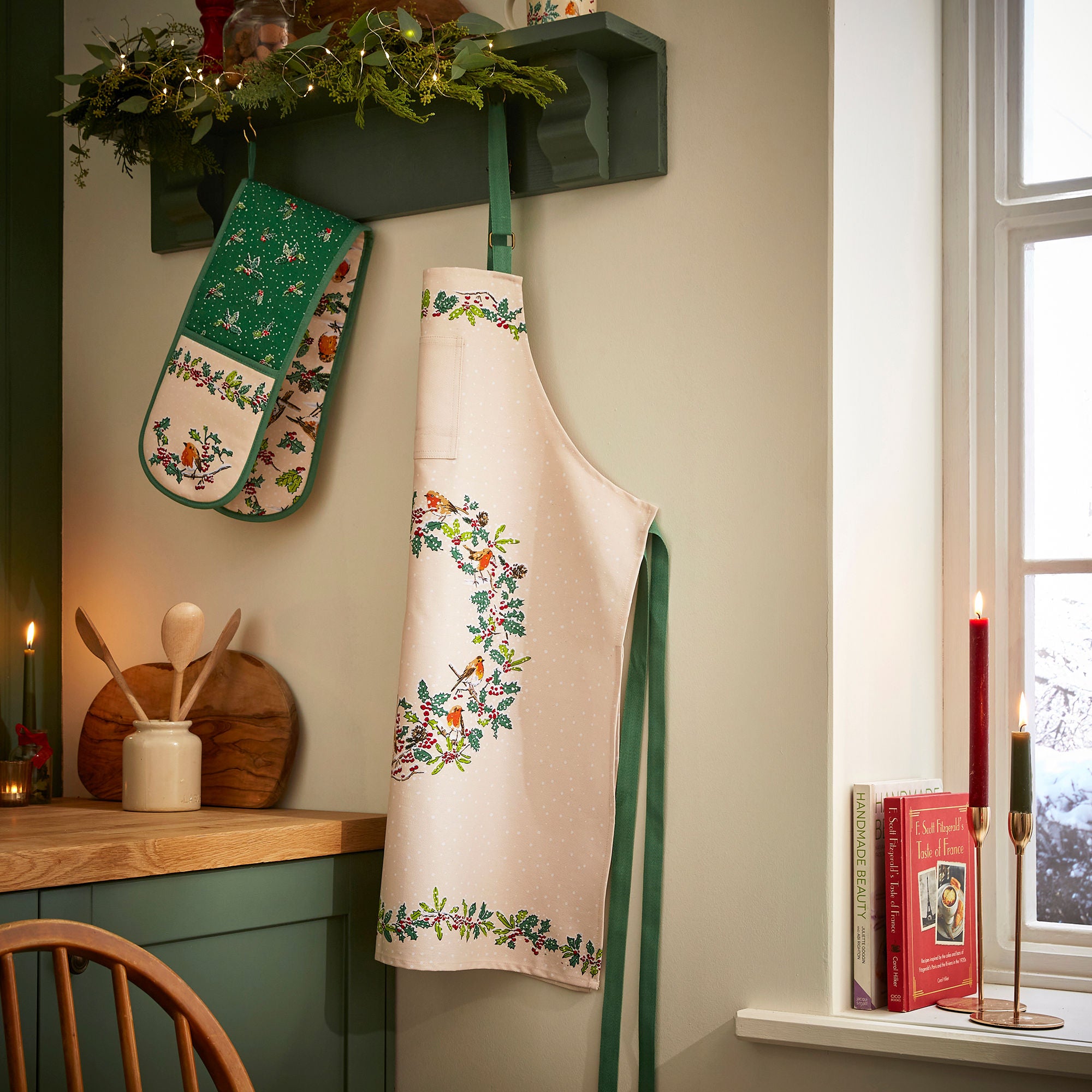 Christmas Robins Cotton Apron in Green - Apron - Ulster Weavers