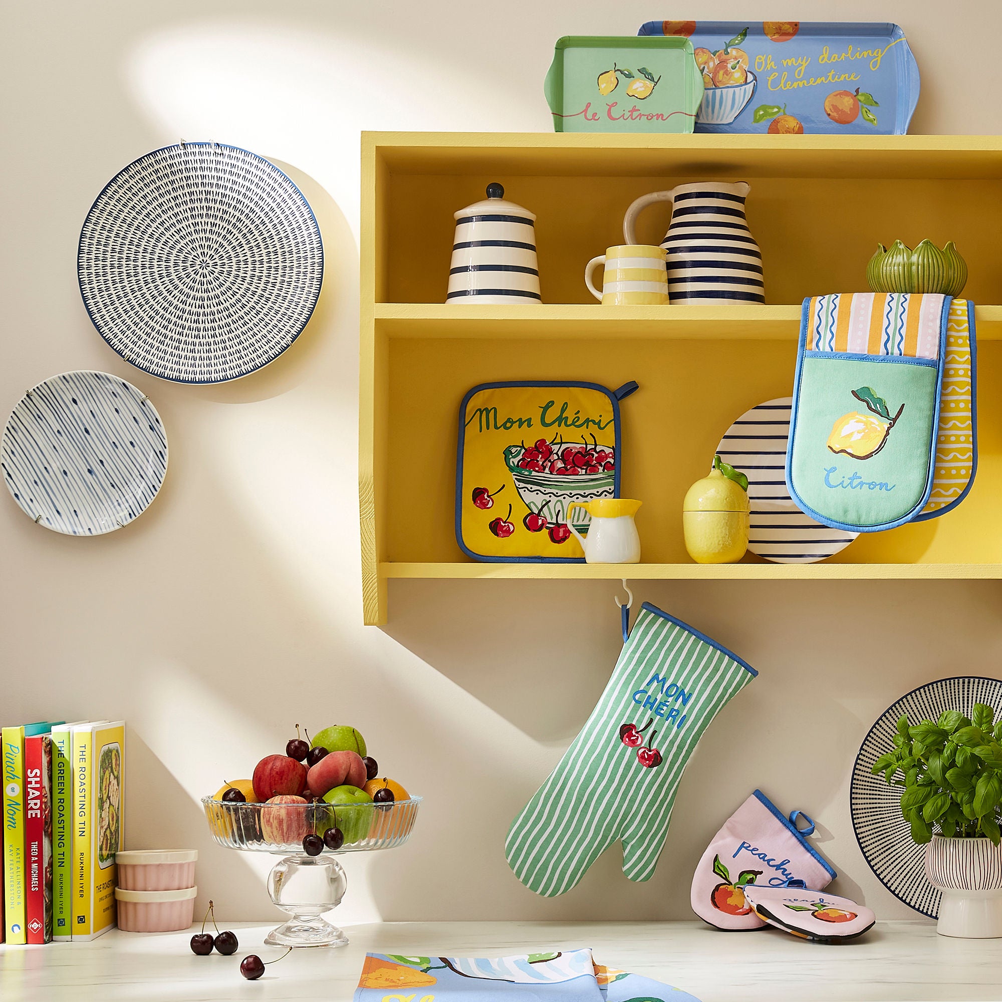 Ulster Weavers Summer Fruits Tray - Scatter One Size in Multi - Tray - Ulster Weavers