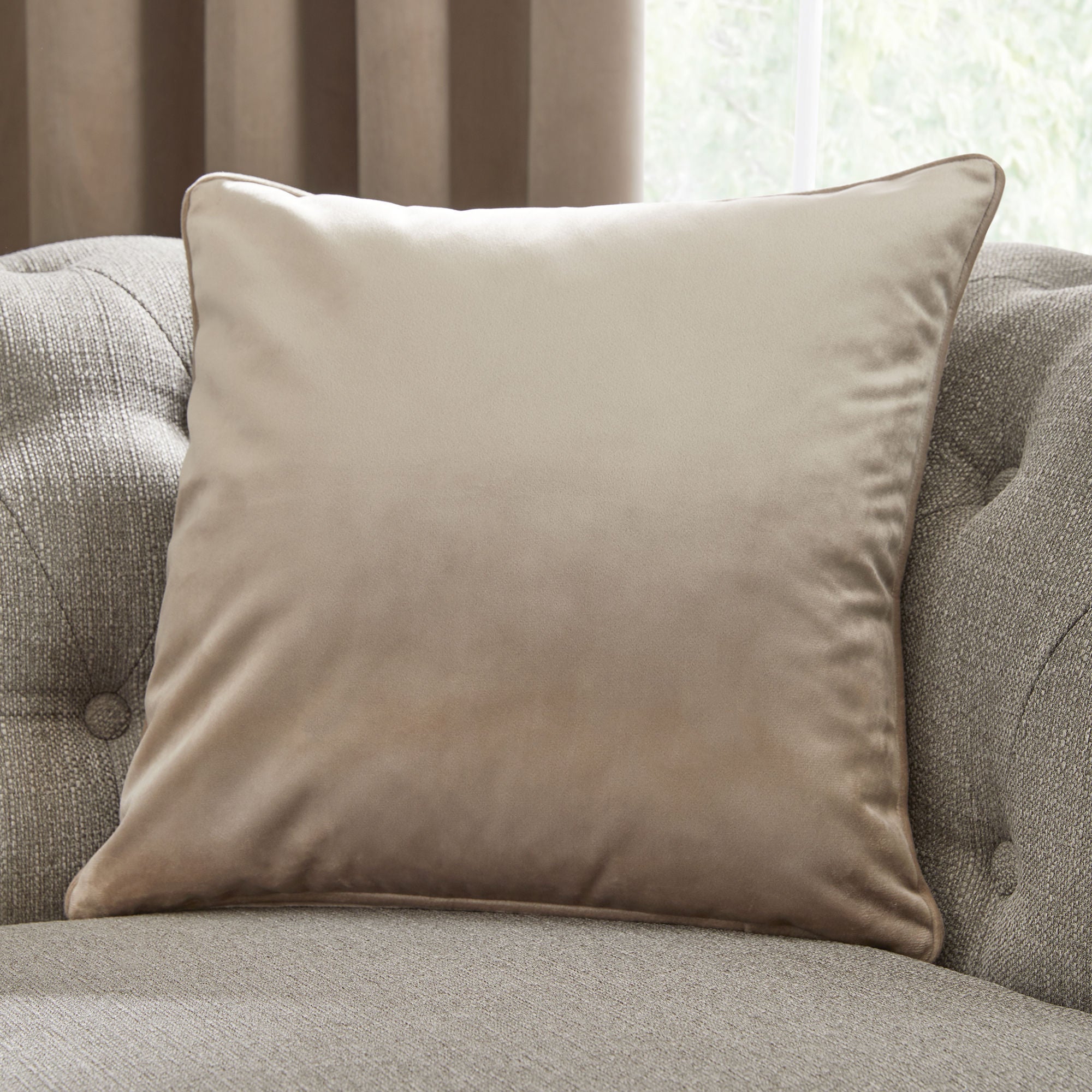 Montrose Cushion by Laurence Llewelyn-Bowen in Linen 43 x 43cm - Cushion - Laurence Llewelyn-Bowen