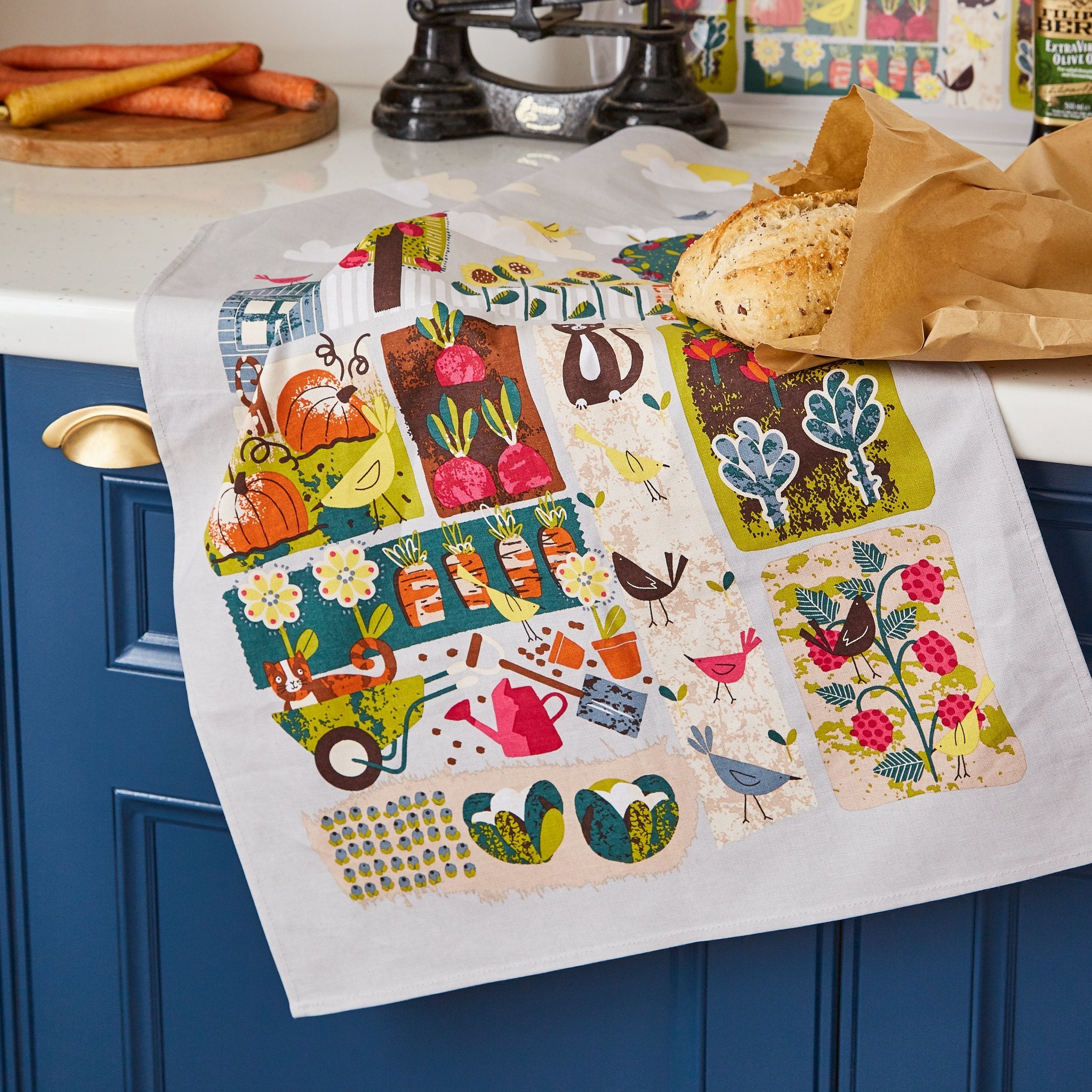 Ulster Weavers Cotton Tea Towel - Home Grown (100% Cotton, Green) - Tea Towel - Ulster Weavers