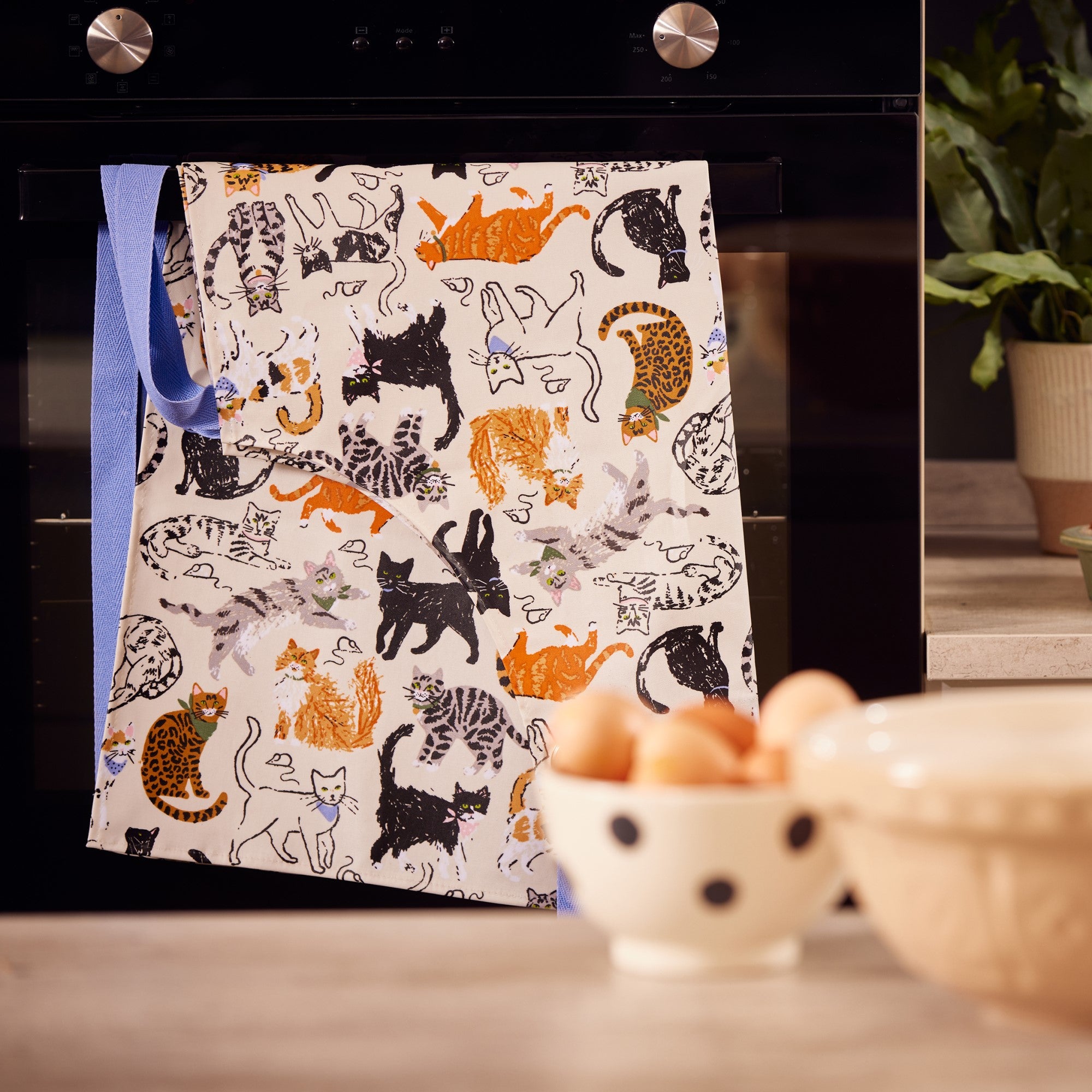 Ulster Weavers Feline Friends Apron - PVC/Oilcloth One Size in Grey - Apron - Ulster Weavers