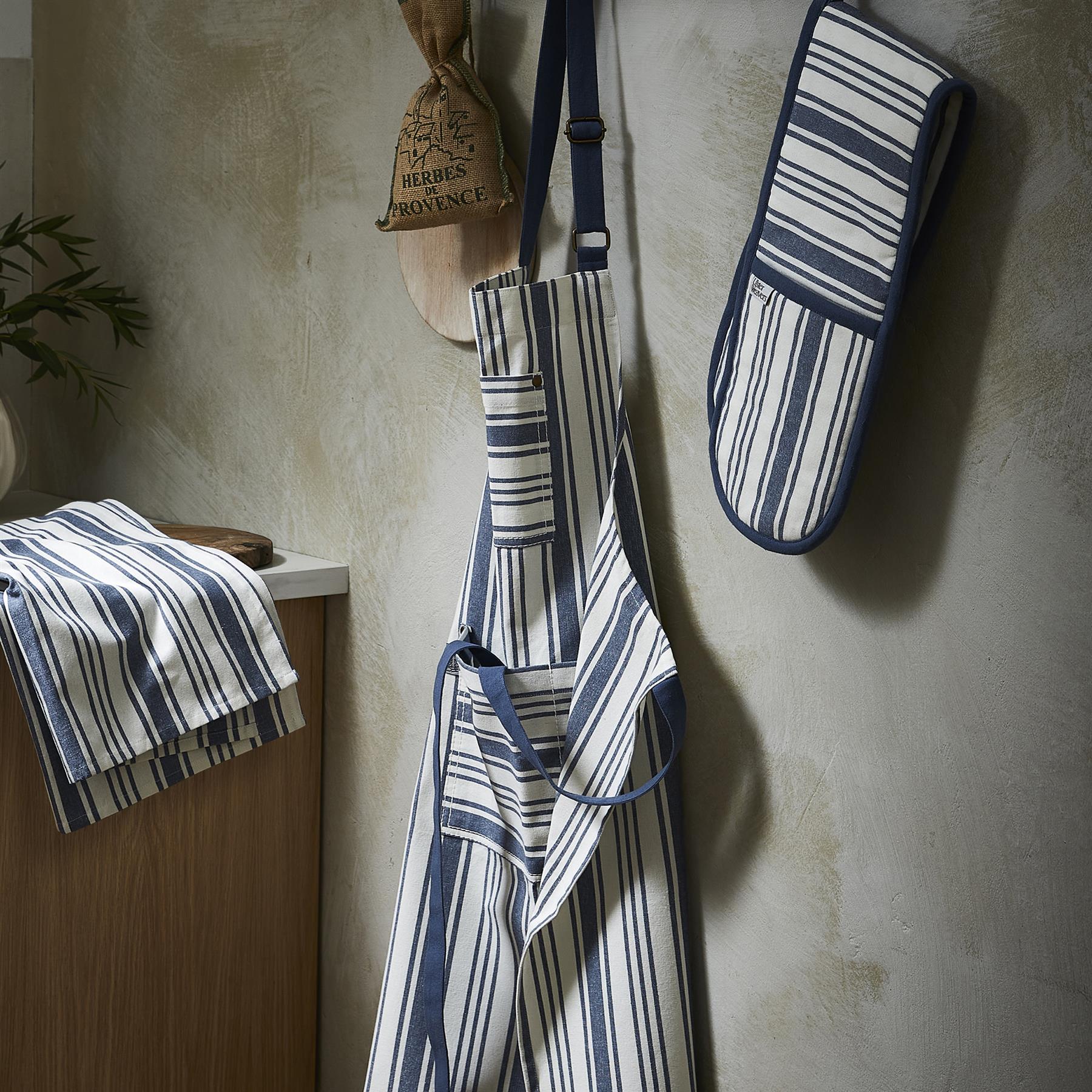 Ulster Weavers Denim Stripe Double Oven Glove One Size in Blue - Double Oven Glove - Ulster Weavers