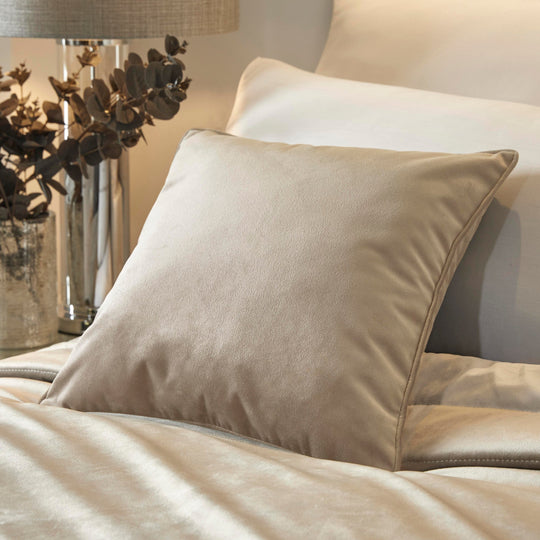 Melanie Cushion in Linen 43 x 43cm